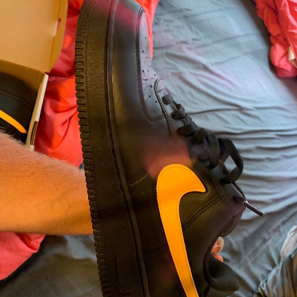 Nike AF1 Swoosh Pack size 10.5. Worn 2 times. - Picture 1 of 5